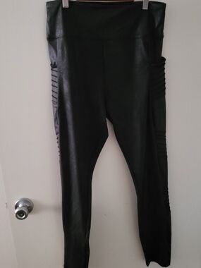 Simply Vera Vera Wang Black Faux Leather Moto-Style Leggings